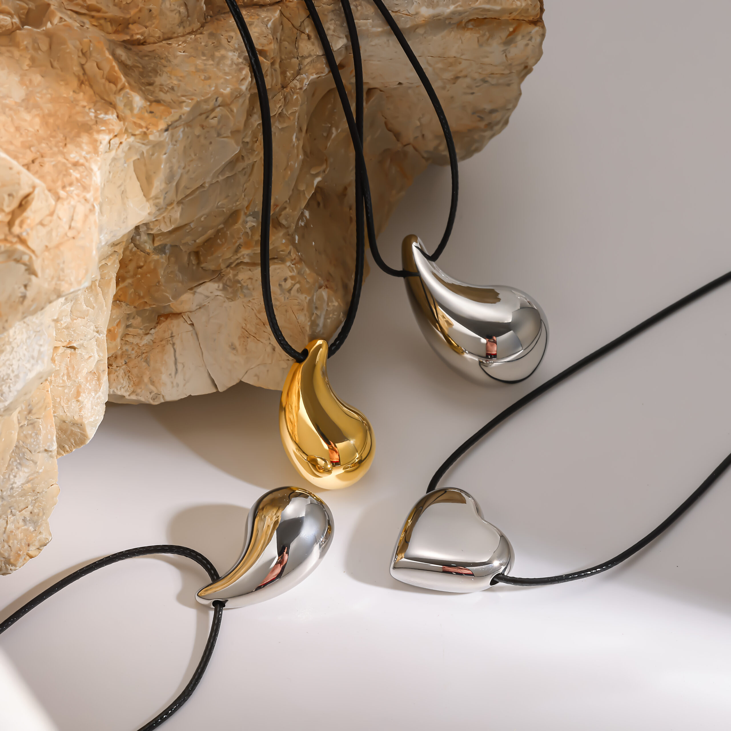 18K Gold Plated Stainless Steel Pendant Necklace, Heart & Teardrop Charms Cord Chain Niche Luxury Women Neck Jewelry Ins Fashion Accessory - Image 5