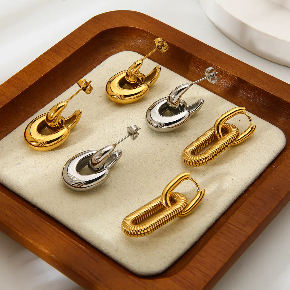 18K Gold Plated Waterproof Stainless Steel Earrings, Ins Light Luxury Smooth Geometric Studs & Ribbed Rectangular Hoop Earrings For Women Daily Wear - Image 6