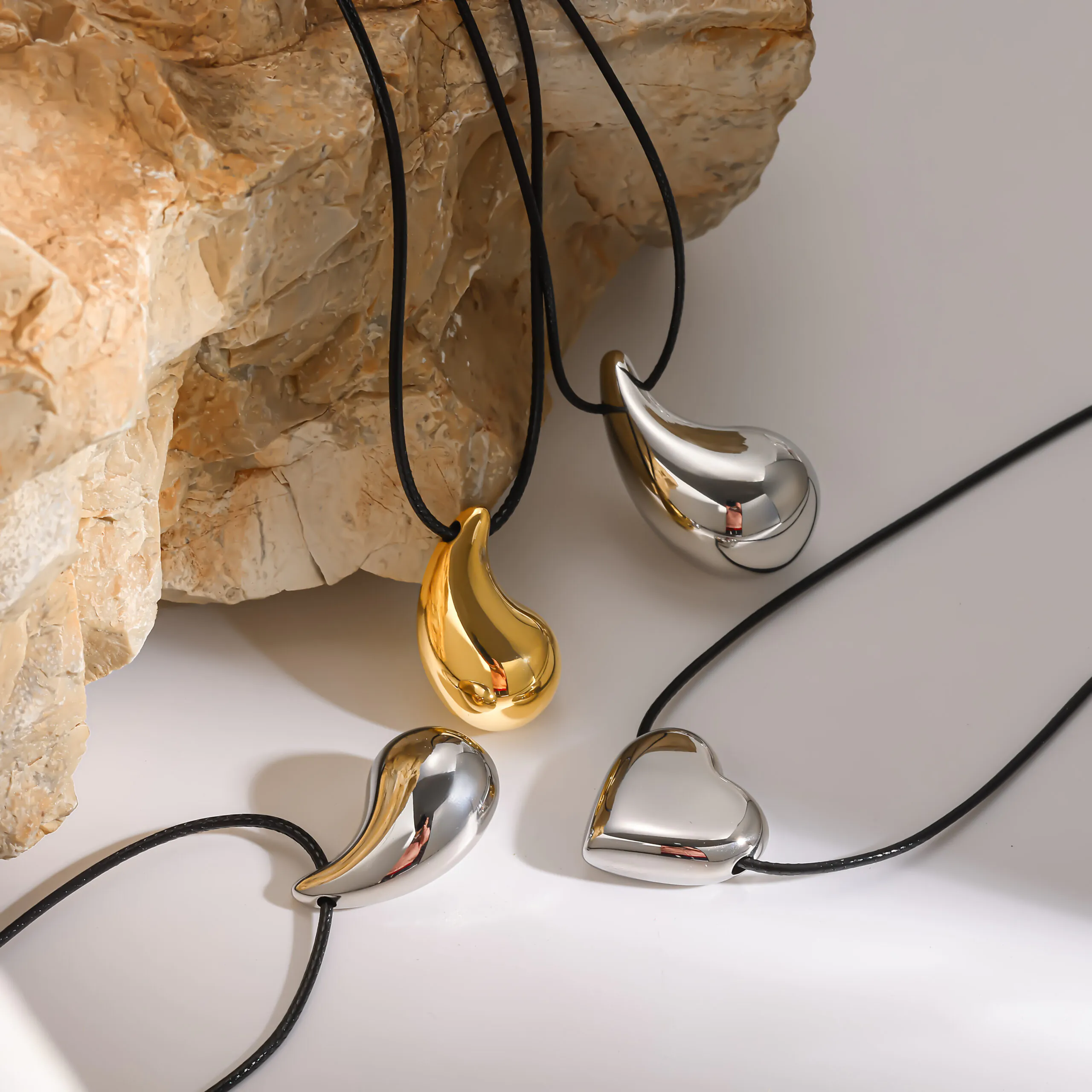 18K Gold Plated Stainless Steel Pendant Necklace, Heart & Teardrop Charms Cord Chain Niche Luxury Women Neck Jewelry Ins Fashion Accessory - Image 5