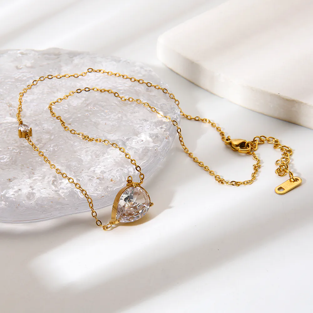 18K Gold-Plated Waterproof Stainless Steel Teardrop Zircon Pendant Necklace INS Minimal Luxury Elegant Necklace For Women - Image 4