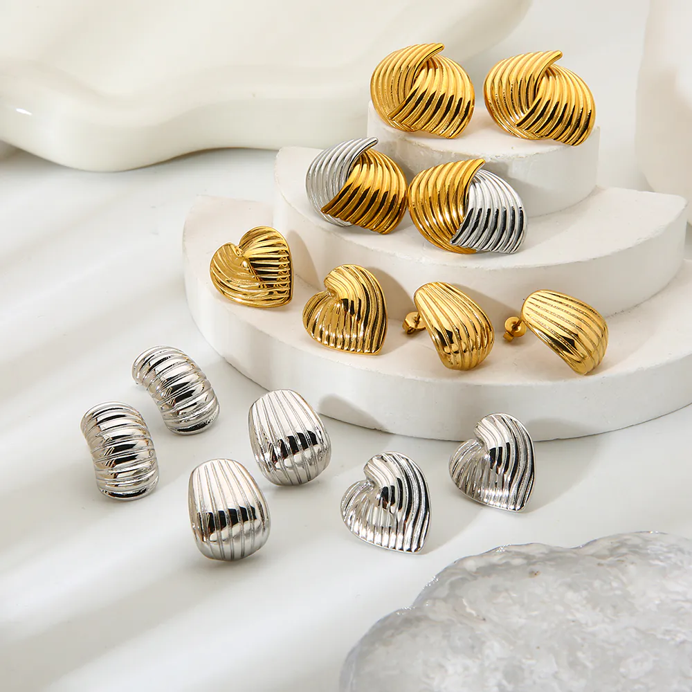 Ins Luxury Striped Heart Geometric Stainless Steel Stud Earrings, 18K Gold Plated Waterproof Niche Fashion Ear Jewelry For Women Daily Wear - Image 2