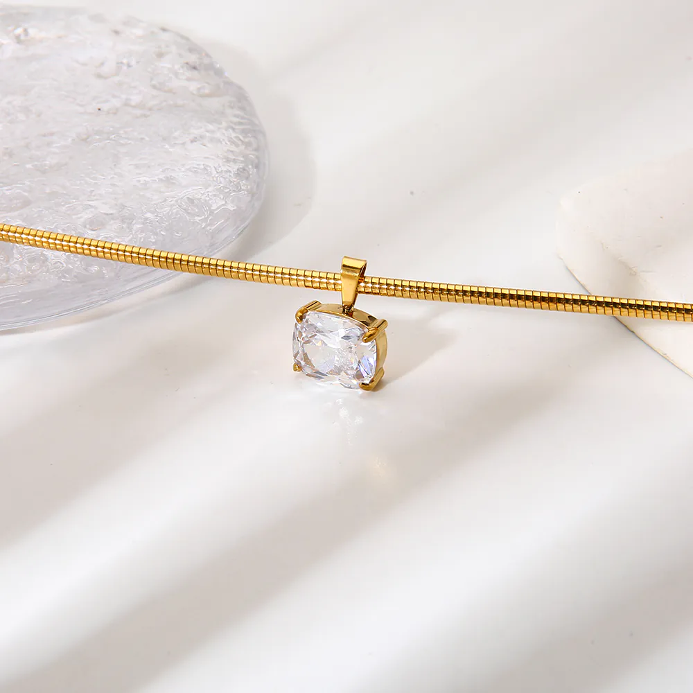 18K Gold-Plated Waterproof Stainless Steel Square Zircon Pendant Choker Necklace Minimalist Luxury Niche Jewelry For Women - Image 5