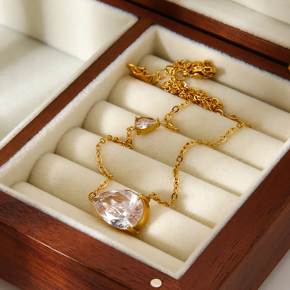 18K Gold-Plated Waterproof Stainless Steel Teardrop Zircon Pendant Necklace INS Minimal Luxury Elegant Necklace For Women - Image 6