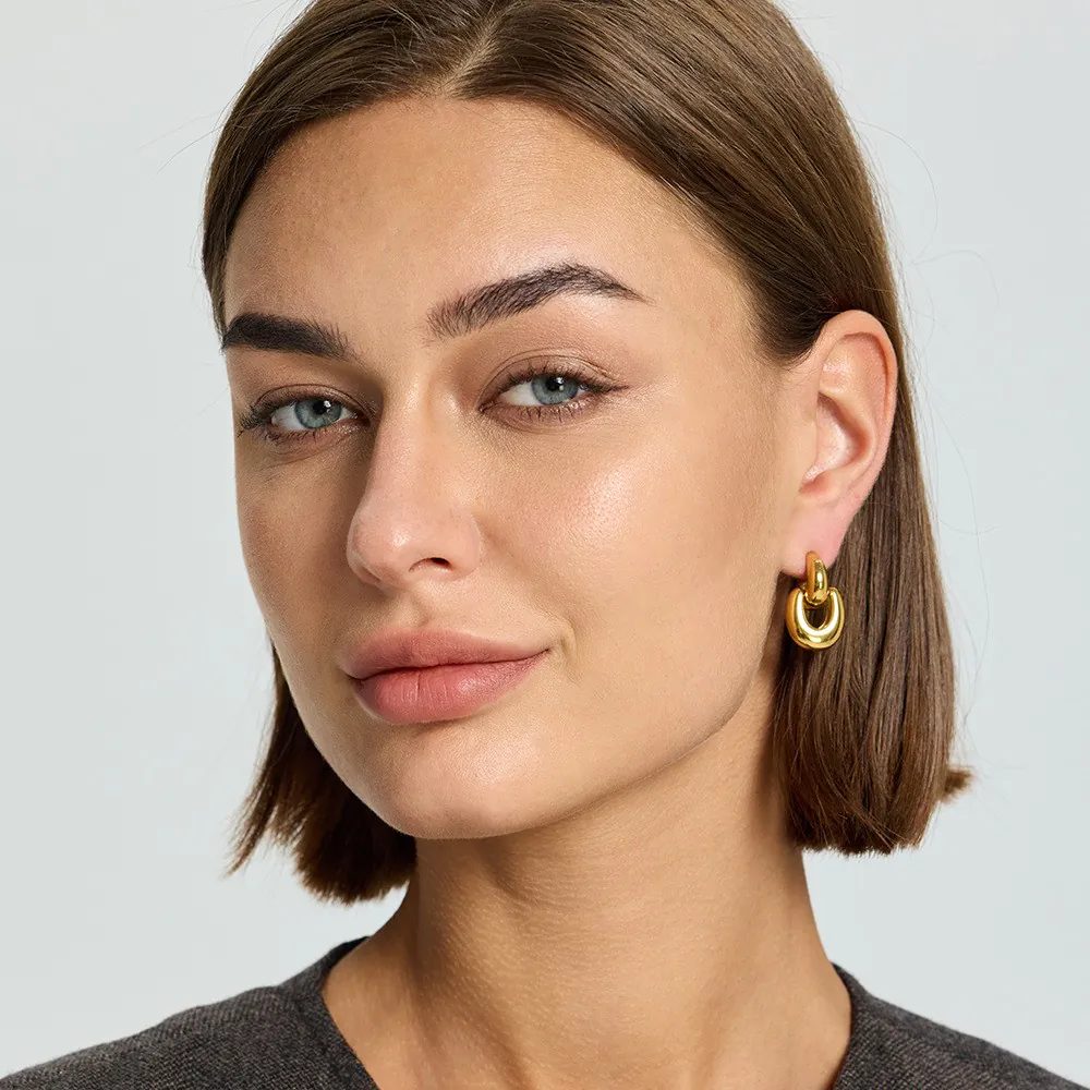 18K Gold Plated Waterproof Stainless Steel Earrings, Ins Light Luxury Smooth Geometric Studs & Ribbed Rectangular Hoop Earrings For Women Daily Wear - Image 5