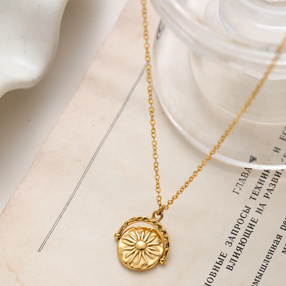 Ins Vintage Luxury 18K Gold Plated Waterproof Stainless Steel Necklace, Rotatable Double Sided Moon Star Pendant Necklace For Women Neck Jewelry - Image 4