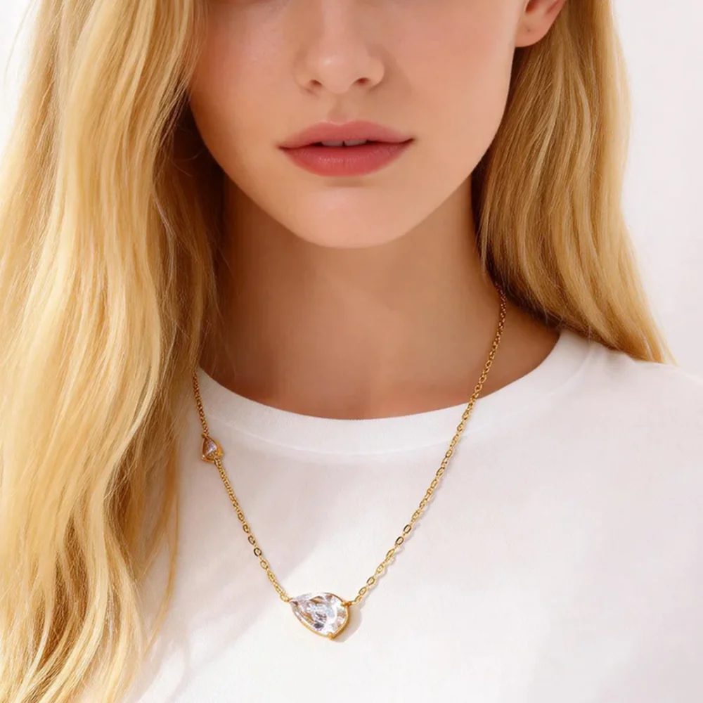 18K Gold-Plated Waterproof Stainless Steel Teardrop Zircon Pendant Necklace INS Minimal Luxury Elegant Necklace For Women - Image 3