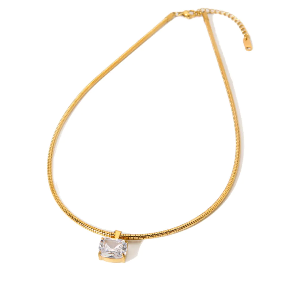 18K Gold-Plated Waterproof Stainless Steel Square Zircon Pendant Choker Necklace Minimalist Luxury Niche Jewelry For Women