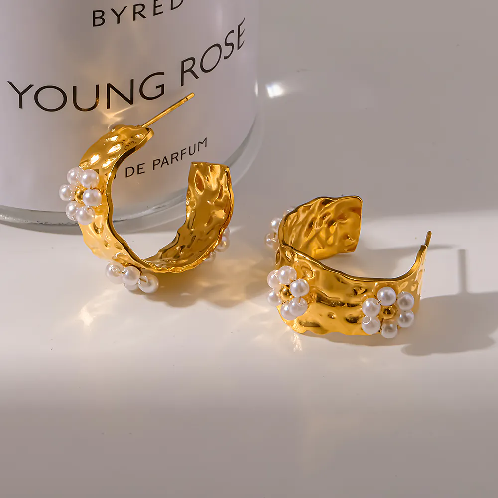 18K Gold‑Plated Stainless Steel Hammered C‑Shape Hoop Earrings With Flower Faux Pearl Cluster, Ins Minimalist Luxury Waterproof Ear Jewelry For Women - Image 3