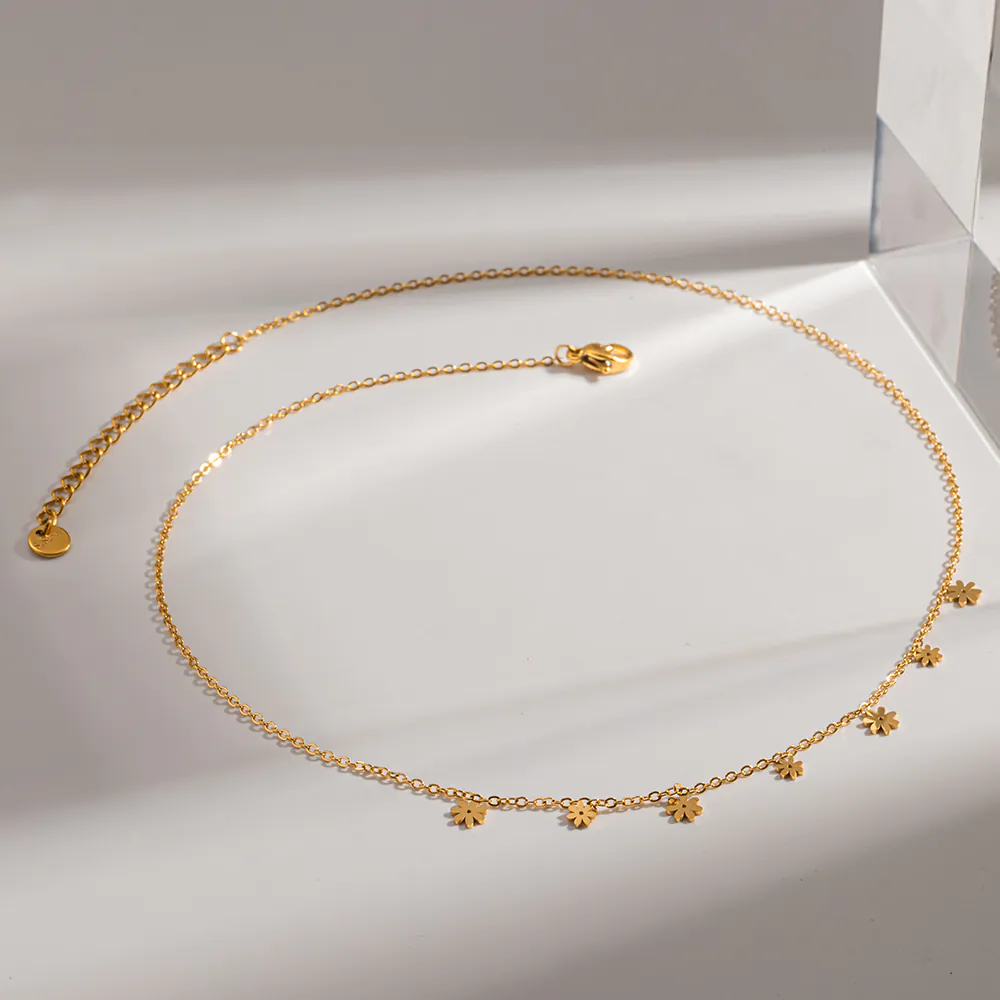 18K Gold‑Plated Stainless Steel Delicate Daisy Pendant Choker Necklace, Ins Fresh Minimalist Luxury Dainty Women Neck Jewelry - Image 5