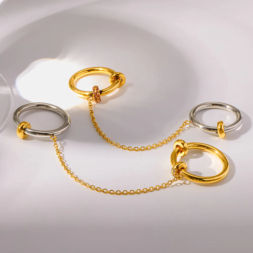 18K Gold‑Plated Stainless Steel Two‑Tone Interlocking Ring, Chain Linked Rhinestone Inlaid Waterproof Niche Statement Ring For Women - Image 5