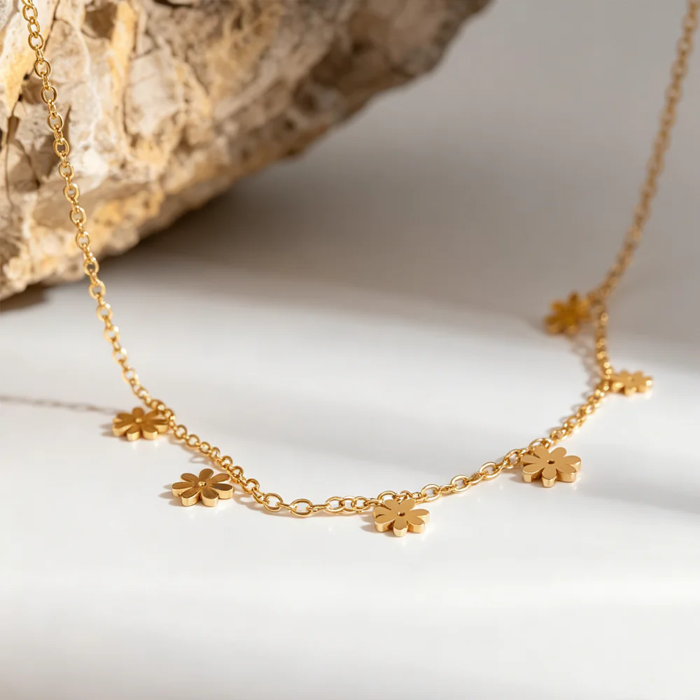 18K Gold‑Plated Stainless Steel Delicate Daisy Pendant Choker Necklace, Ins Fresh Minimalist Luxury Dainty Women Neck Jewelry - Image 6