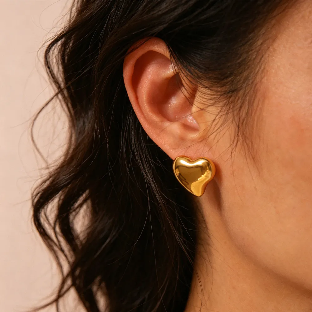 16K Gold-Plated Stainless Steel Polished Heart Stud Earrings, Ins Retro Luxury Waterproof Elegant Ear Jewelry For Women - Image 5